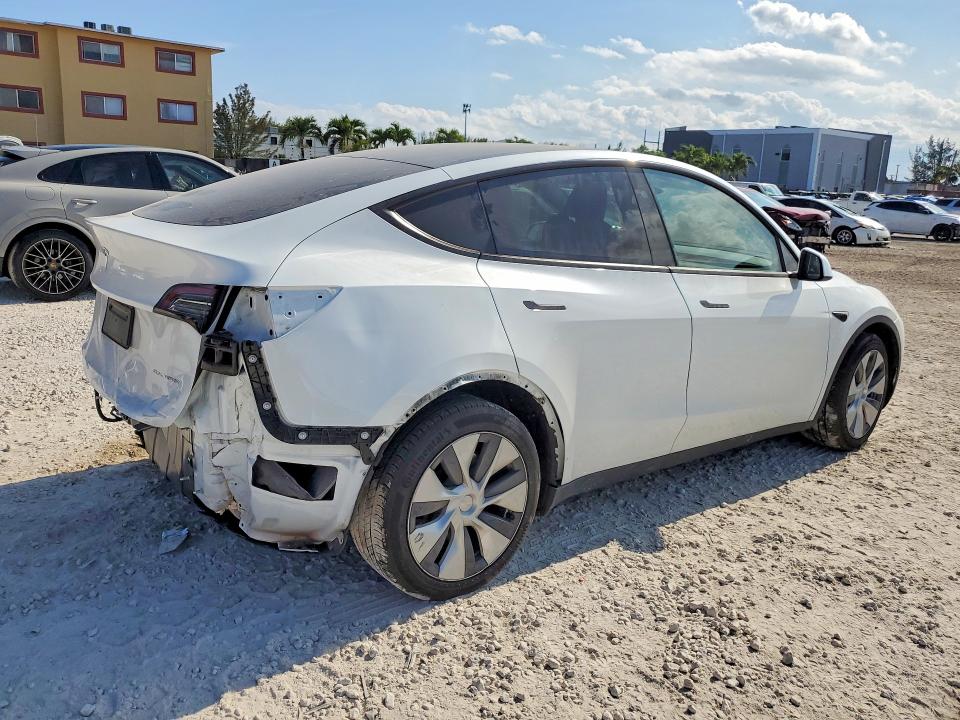 2023 Tesla Model y VIN 7SAYGDEE7PF880185 COPART salvage auction — REAR END, FL - CERT OF TITLE SLVG REBUILDABLE, sold $9,100 on 2026-07-28 (photo 3)