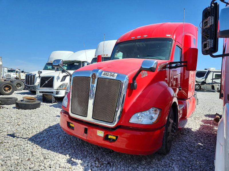 2020 Kenworth T680 VIN 1XKYDP9X9LJ290791 COPART salvage auction — MINOR DENT/SCRATCHES, NE - CERT OF TITLE-REBUILT SALVAGE, sold $23,600 on 2026-07-14 (photo 2)