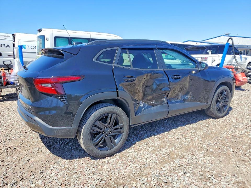 2024 Chevrolet Trax VIN KL77LKE2XRC006067 COPART salvage auction — SIDE, Salvage Title, sold $11,300 on 2026-07-13 (photo 3)