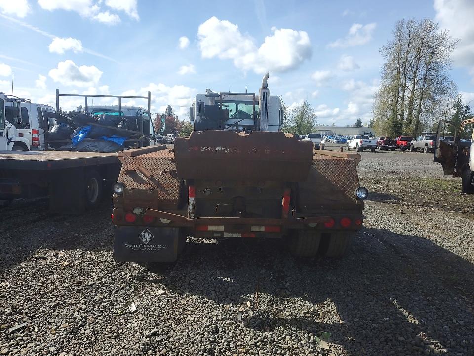 2001 Peterbilt All other VIN 1NPZL09X41D712996 COPART salvage auction — UNDERCARRIAGE, CT, sold $1,050 on 2026-09-04 (photo 6)