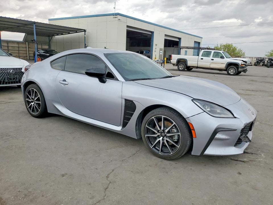 2024 Toyota Gr 86 VIN JF1ZNBB13R9757693 COPART salvage auction — FRONT END, TX, sold $11,400 on 2026-07-31 (photo 4)