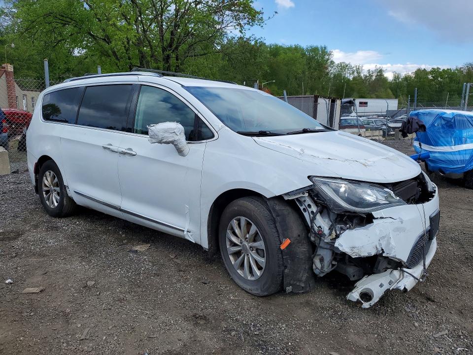 2019 Chrysler Pacifica VIN 2C4RC1BG8KR539943 COPART salvage auction — FRONT END, Md - Cert Of Salvage > 75% Damage, sold $2,000 on 2026-07-02 (photo 4)