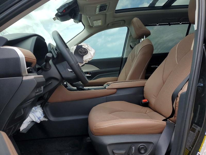 2025 Toyota Highlander VIN 5TDAAAB54SS085070 COPART salvage auction — FRONT END, Tx - Salvage Vehicle Title, sold $17,700 on 2026-07-10 (photo 7)