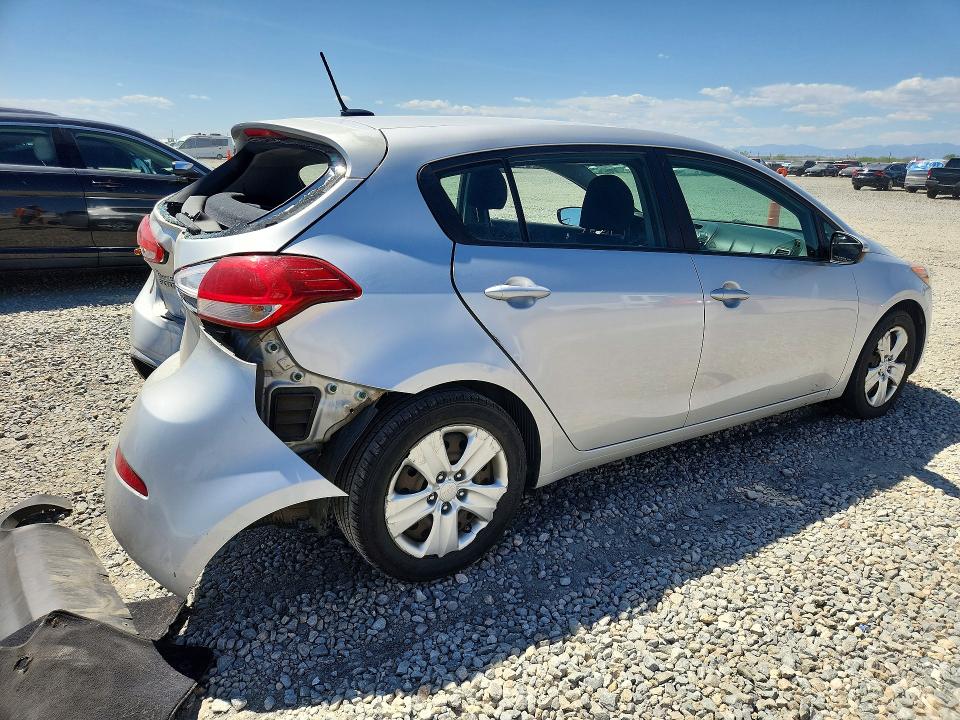 2016 Kia Forte VIN KNAFK5A82G5585194 COPART salvage auction — REAR END, CO - PUBLIC - SALVAGE TITLE, sold $700 on 2026-07-09 (photo 3)