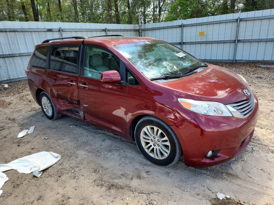 2015 Toyota Sienna VIN 5TDYK3DC8FS651000 COPART salvage auction — SIDE, In - Certificate Of Title, sold $4,000 on 2026-07-17 (photo 4)