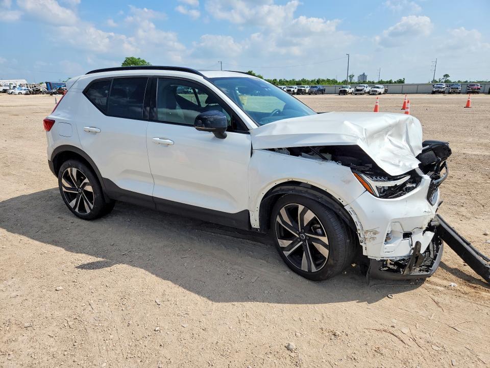 2023 Volvo Xc40 VIN YV4L12UX2P2977293 COPART salvage auction — FRONT END, Tx - Salvage Vehicle Title, sold $2,300 on 2026-07-01 (photo 4)