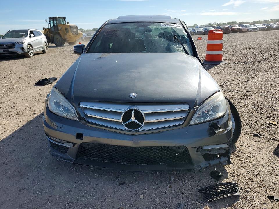 2010 Mercedes-benz C class VIN WDDGF5EB7AA403169 COPART salvage auction — SIDE, TX - NONREPAIRABLE TITLE, sold $625 on 2026-07-16 (photo 5)