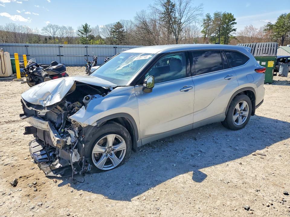 2022 Toyota Highlander VIN 5TDBZRBH9NS218044 COPART salvage auction — FRONT END, Id - Salvage Certificate Of Title, sold $10,700 on 2026-07-08 (photo 1)