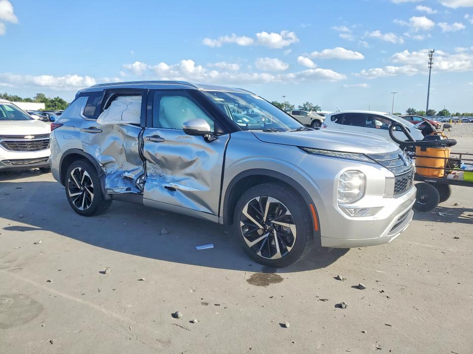 2022 Mitsubishi Outlander VIN JA4J3VA88NZ022841 COPART salvage auction — SIDE, Fl - Cert Of Title Slvg Rebuildable, sold $7,600 on 2026-07-20 (photo 4)