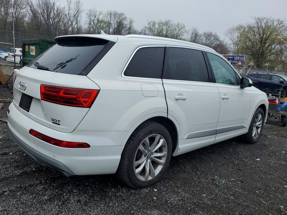2017 Audi Q7 VIN WA1LAAF7XHD018525 COPART salvage auction — FRONT END, Md - Certificate Of Title, sold $4,400 on 2026-07-02 (photo 3)