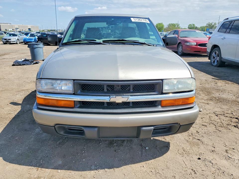 2002 Chevrolet S-10 pickup VIN 1GCCS19W728264065 COPART salvage auction — HAIL, Ia - Cert Of Title-Salvage Title, sold $2,300 on 2026-07-31 (photo 5)