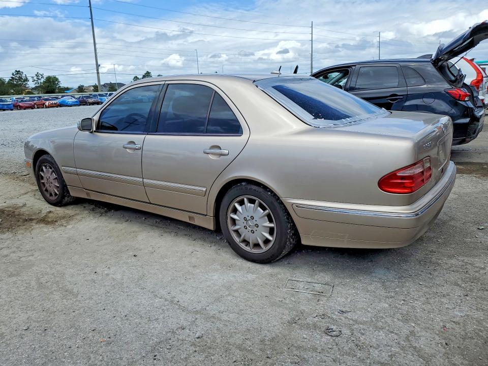 2000 Mercedes-benz E-klasse VIN WDBJF65J4YB083647 COPART salvage auction — REAR END, Fl - Cert Of Title Slvg Rebuildable, sold $425 on 2026-07-17 (photo 2)