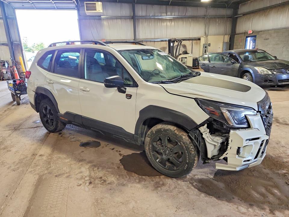 2022 Subaru Forester VIN JF2SKAMC8NH432424 COPART salvage auction — VANDALISM, Nj - Cert Of Title-Salvage, sold $15 on 2026-07-22 (photo 4)