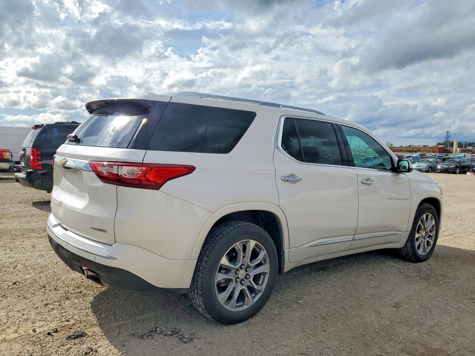 2020 Chevrolet Traverse VIN 1GNEVKKW3LJ302828 COPART salvage auction — HAIL, IA, sold $1,100 on 2026-07-22 (photo 3)
