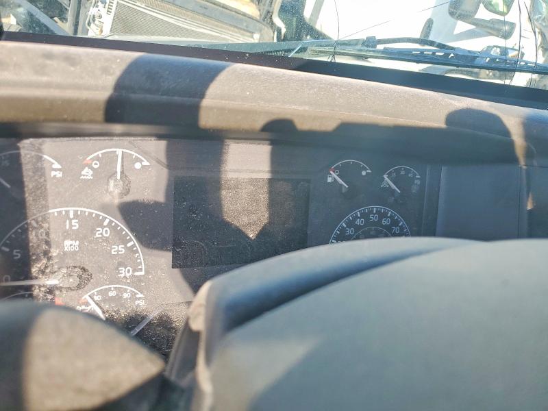 2022 Volvo VIN 4V4NC9EH7NN298013 COPART salvage auction — ROLLOVER, OH - CERT OF TITLE-SALVAGE, sold $10,500 on 2026-07-09 (photo 8)