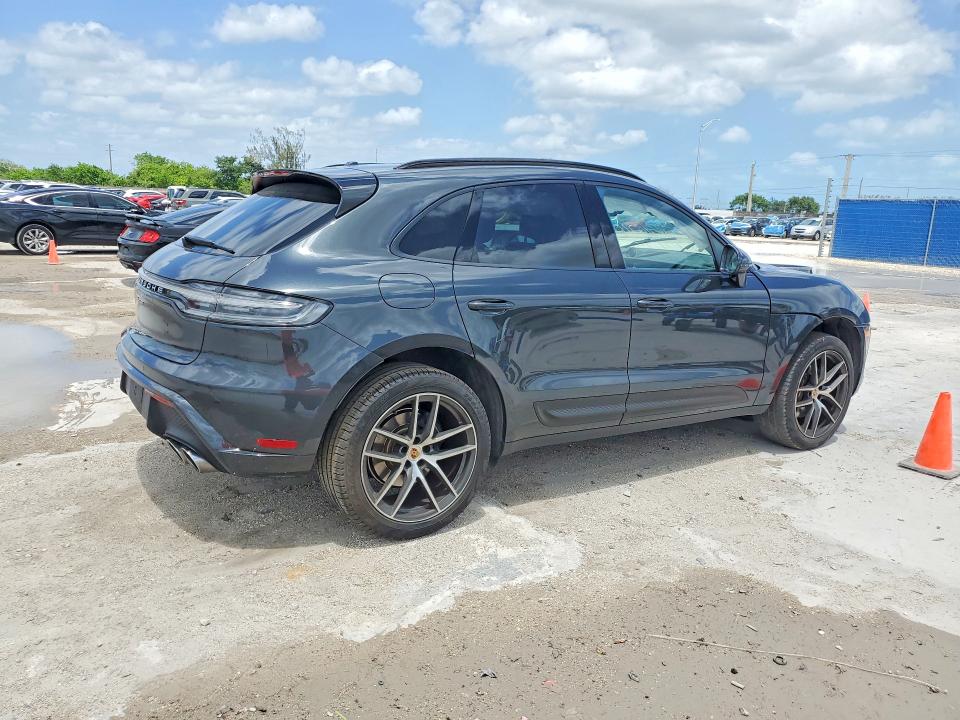 2024 Porsche Macan VIN WP1AA2A59RLB10384 COPART salvage auction — FRONT END, Fl - Cert Of Title Slvg Rebuildable, sold $22,200 on 2026-08-12 (photo 3)