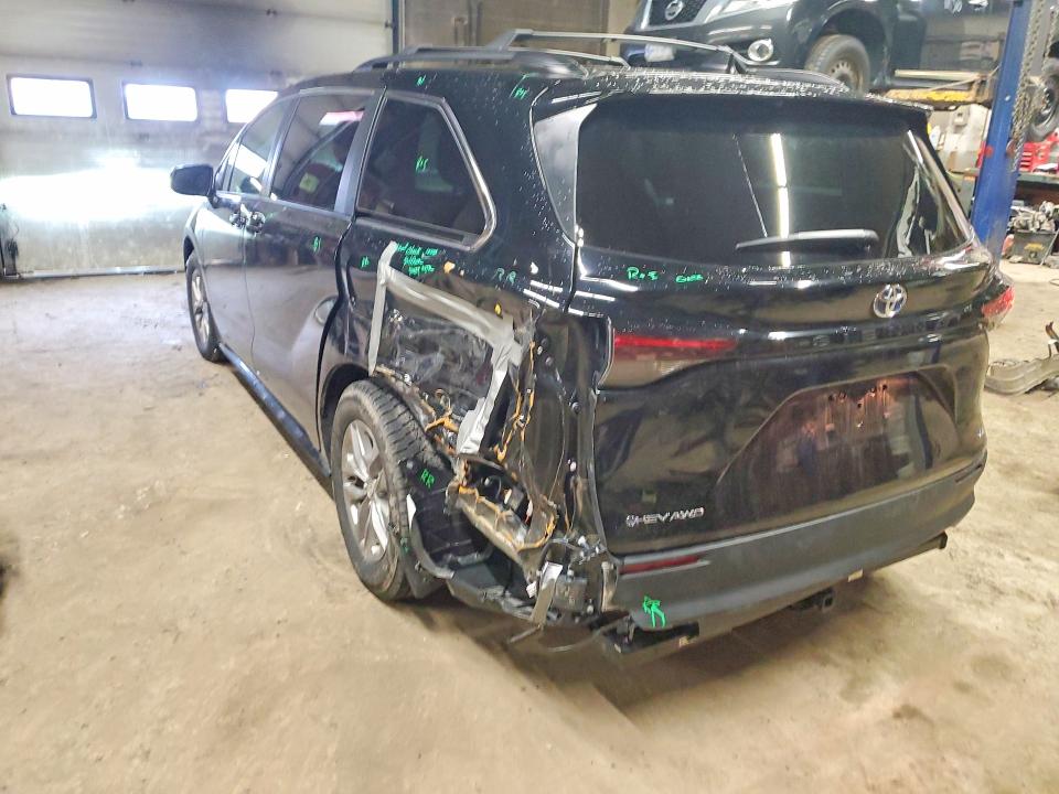 2025 Toyota Sienna VIN 5TDGSKFC4SS206704 COPART salvage auction — REAR END, ON - PERMIT NO BRAND - UNFIT, sold $23,550 on 2026-07-14 (photo 2)