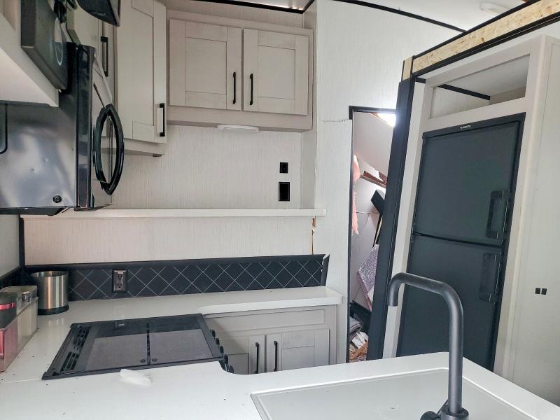 2022 Heartland rv VIN 5SFCB382XNE489058 COPART salvage auction — ROOF, MO - SALVAGE CERTIFICATE OF TITLE, sold $2,100 on 2026-07-16 (photo 6)