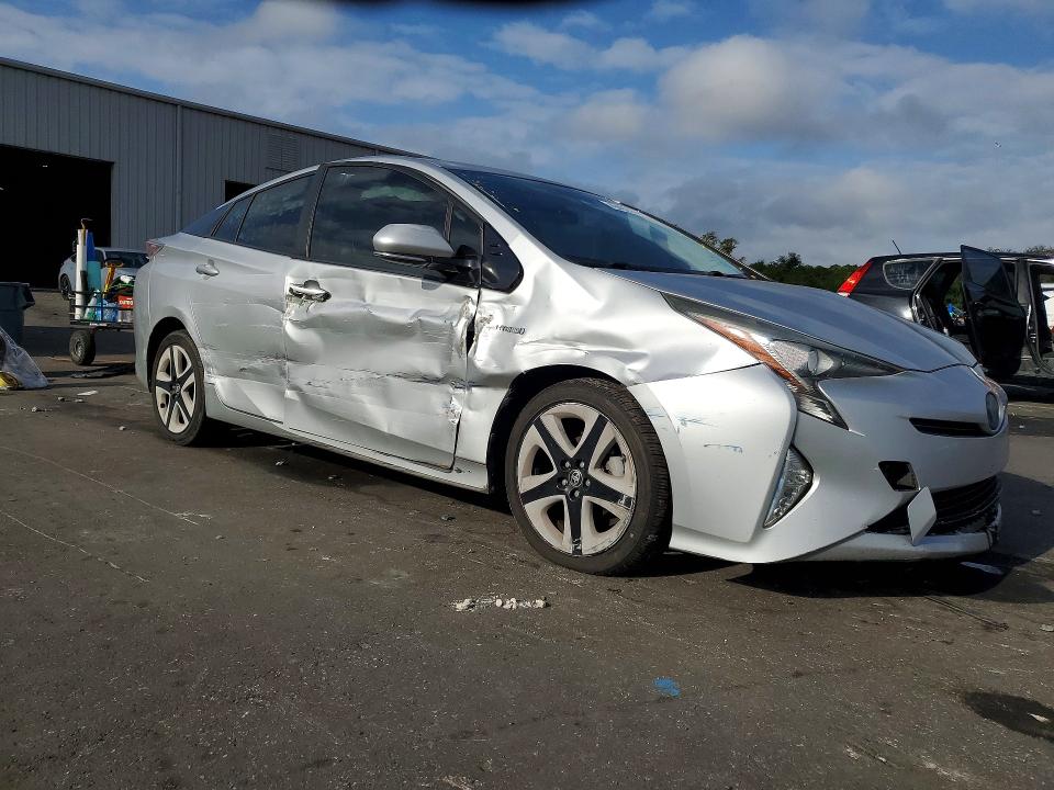 2016 Toyota Prius VIN JTDKARFU5G3513130 COPART salvage auction — SIDE, Fl - Cert Of Title Slvg Rebuildable, sold $3,100 on 2026-07-15 (photo 4)