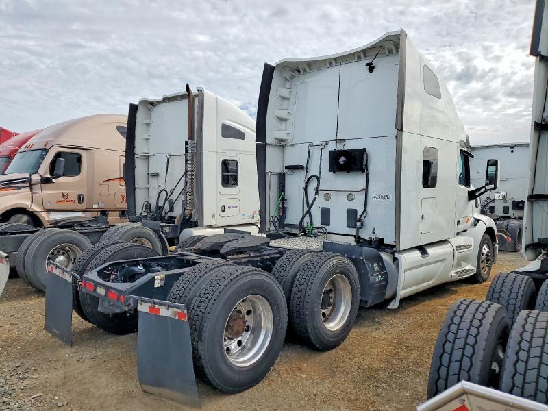 2019 Peterbilt - VIN 1XPBDP9X0KD622369 COPART salvage auction — NORMAL WEAR, WI - DIS/DLR/EXP ONLY CLEAN TITLE, sold $8,300 on 2026-07-11 (photo 4)