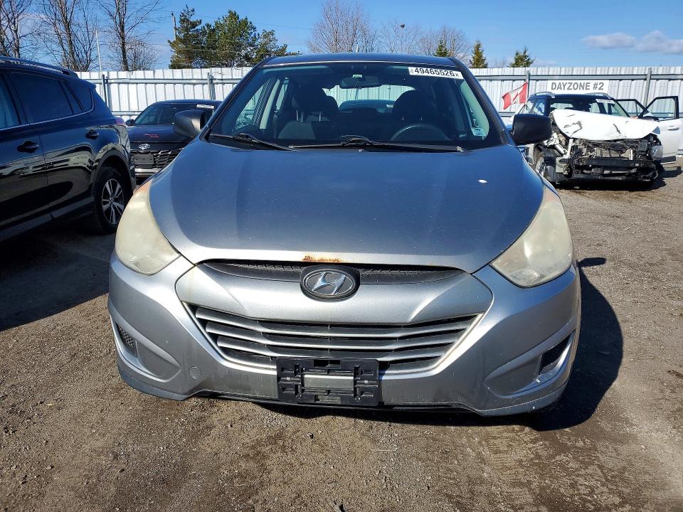 2010 Hyundai Tucson VIN KM8JT3AC0AU018817 COPART salvage auction — MINOR DENT/SCRATCHES, On - Permit No Brand - Unfit, sold $525 on 2026-07-16 (photo 5)