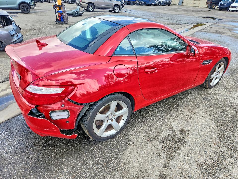 2012 Mercedes-benz Slk-klasse VIN WDDPK4HA4CF034818 COPART salvage auction — REAR END, NJ - DIS/DLR/EXP ONLY CLEAN TITLE, sold $2,450 on 2026-07-29 (photo 3)