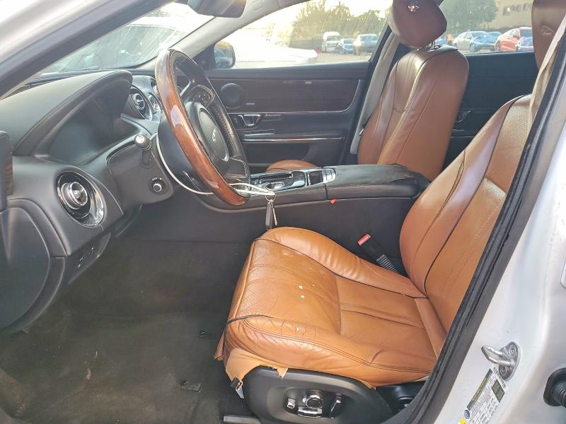 2016 Jaguar Xj VIN SAJWA1C74G8W01849 COPART salvage auction — MINOR DENT/SCRATCHES, Fl - Certificate Of Title, sold $975 on 2026-07-31 (photo 7)