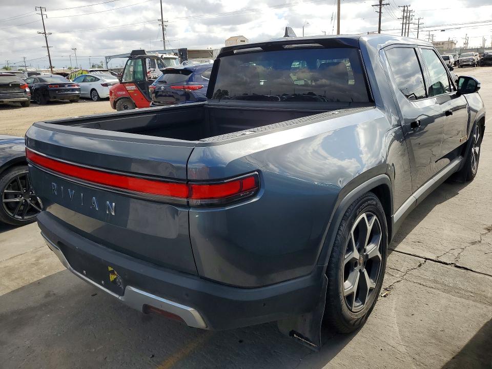 2022 Rivian R1t VIN 7FCTGAAA4NN007706 COPART salvage auction — FRONT END, Il - Dis/Dlr/Exp Only Salvage Title, sold $17,900 on 2026-07-29 (photo 3)