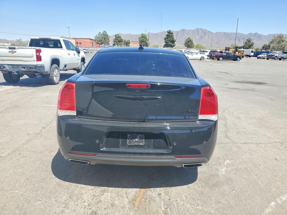 2016 Chrysler 300 VIN 2C3CCAAG5GH295838 COPART salvage auction — FRONT END, Tx - Salvage Vehicle Title, sold $2,100 on 2026-07-31 (photo 6)