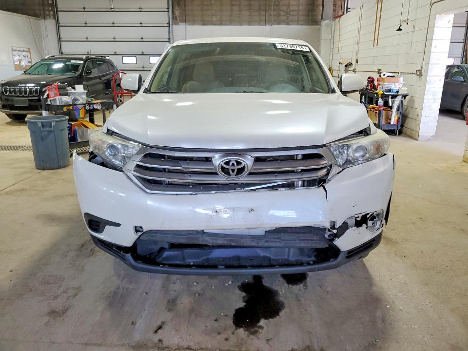2013 Toyota Highlander VIN 5TDBK3EH7DS231385 COPART salvage auction — FRONT END, Mn - Trailer Registration, sold $2,000 on 2026-07-16 (photo 5)