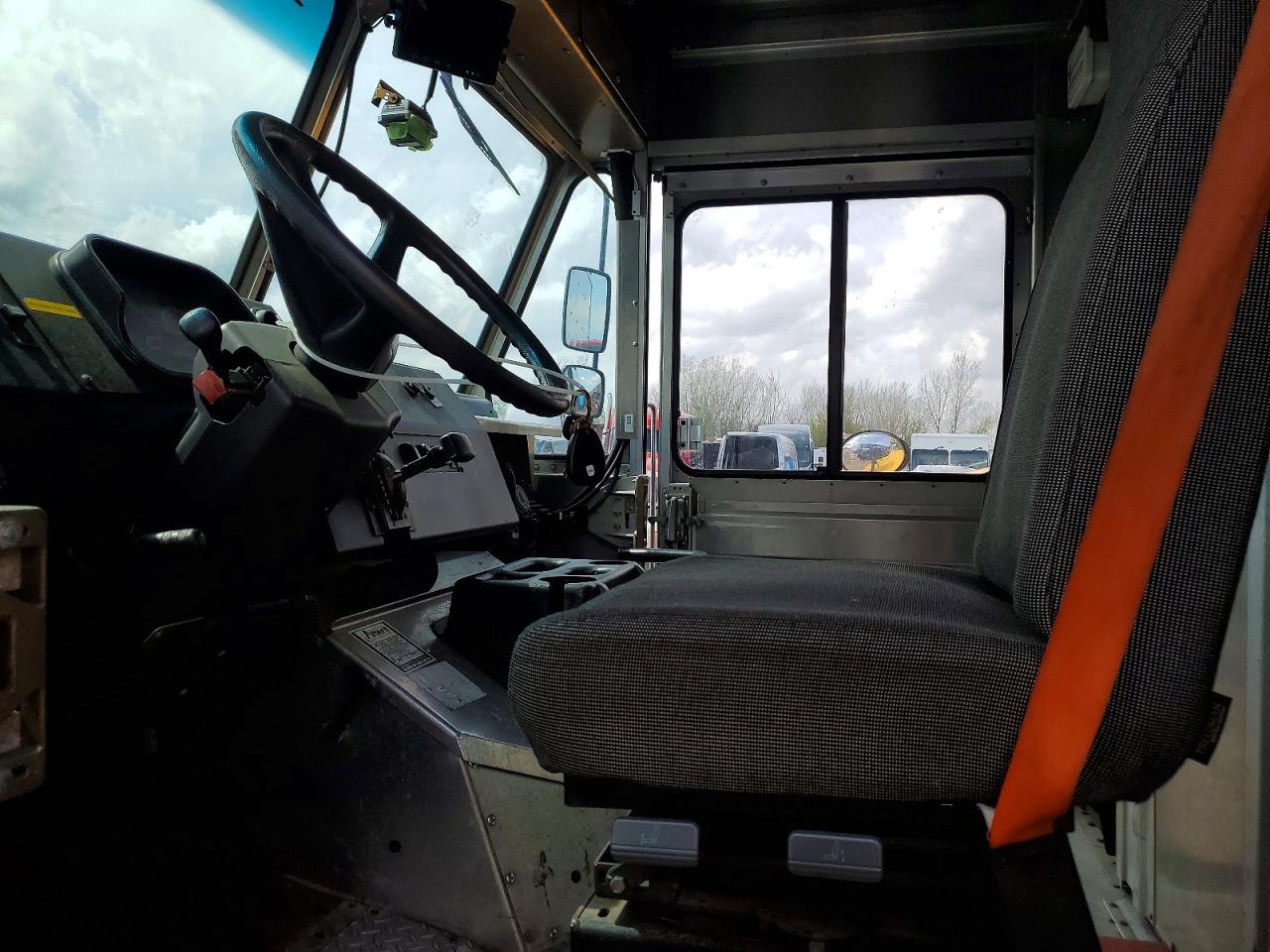 2020 Freightliner Mt45g VIN 4UZAC2EAXLCMH6095 COPART salvage auction — Normal Wear, IL - CERTIFICATE OF TITLE, sold $33,250 on 2026-07-07 (photo 7)