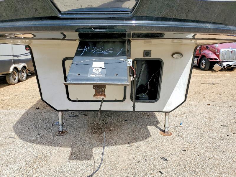 2016 Keystone rv . VIN 4YDF30526GA740861 COPART salvage auction — VANDALISM, TX - SALVAGE VEHICLE TITLE, sold $7,300 on 2026-07-23 (photo 7)
