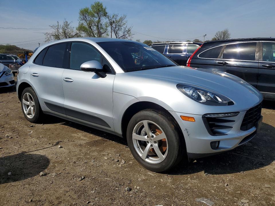 2018 Porsche Macan VIN WP1AA2A50JLB12030 COPART salvage auction — REAR END, Md - Certificate Of Title, sold $9,000 on 2026-07-02 (photo 4)