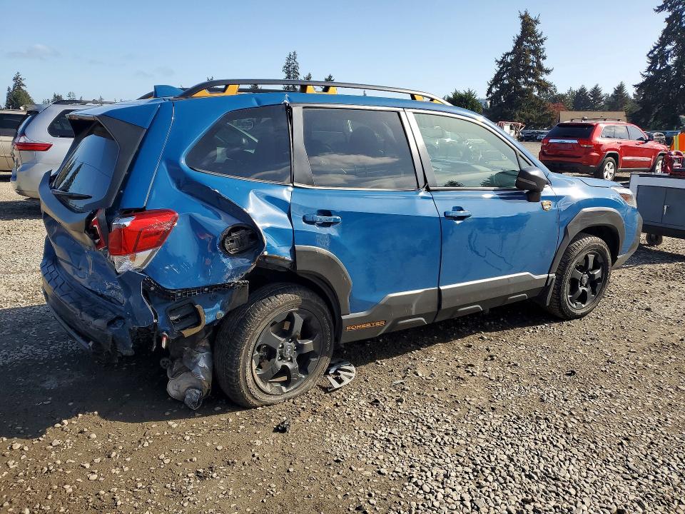 2022 Subaru Forester VIN JF2SKAMC7NH509400 COPART salvage auction — REAR END, Salvage Title, sold $7,200 on 2026-07-10 (photo 3)
