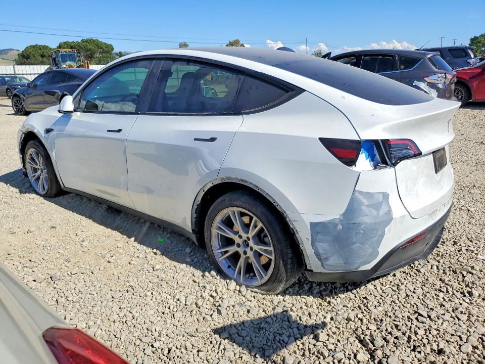 2022 Tesla Model y VIN 7SAYGAEE2NF570134 COPART salvage auction — FRONT END, Salvage Title, sold $11,900 on 2026-07-14 (photo 2)