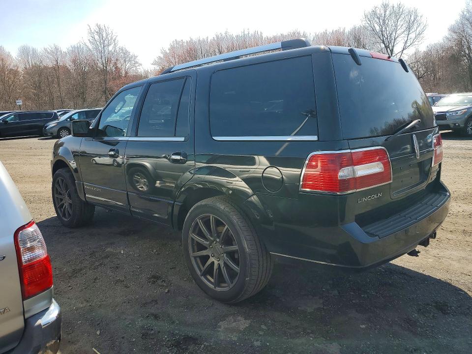 2011 Lincoln townhouse Navigator VIN 5LMJJ2J5XBEJ01892 COPART salvage auction — UNDERCARRIAGE, RI - CERTIFICATE OF TITLE, sold $1,500 on 2026-07-09 (photo 2)