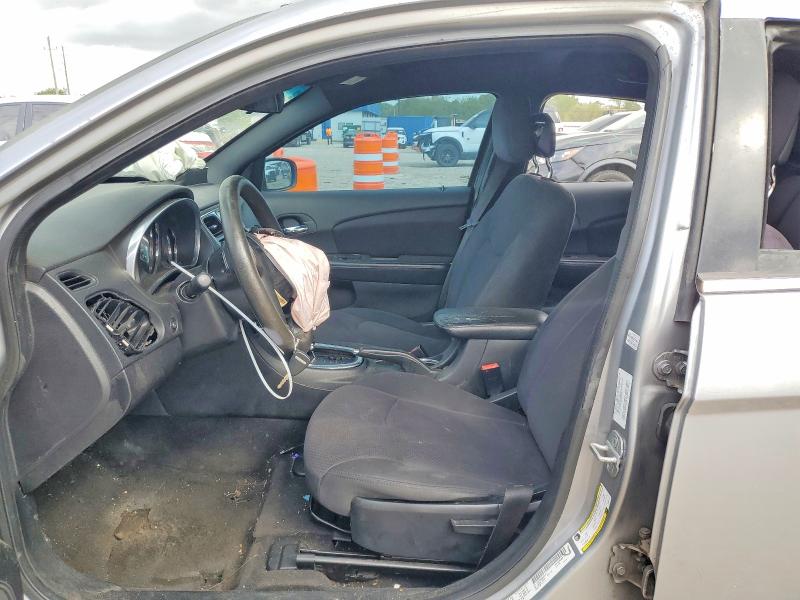 2013 Chrysler 200 VIN 1C3CCBAB6DN561171 COPART salvage auction — FRONT END, Tx - Salvage Vehicle Title, sold $300 on 2026-07-02 (photo 7)