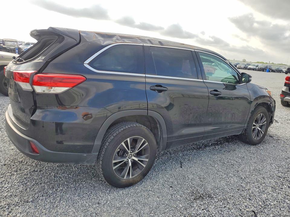 2018 Toyota Highlander VIN 5TDZZRFH7JS247223 COPART salvage auction — SIDE, Tx - Salvage Vehicle Title, sold $3,650 on 2026-07-06 (photo 3)