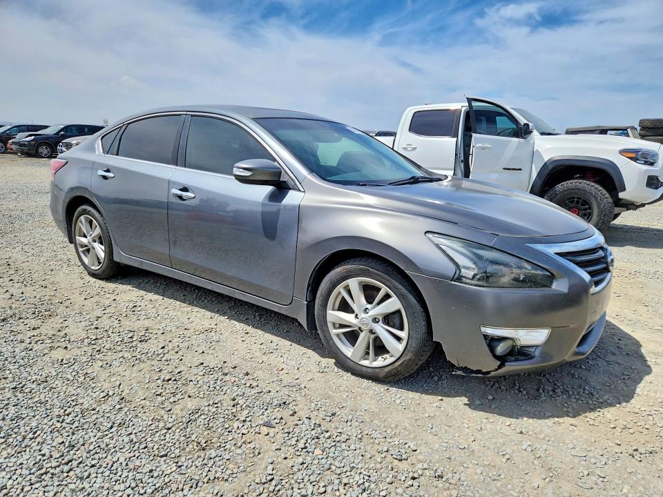 2015 Nissan Altima VIN 1N4AL3AP0FN907213 COPART salvage auction — MINOR DENT/SCRATCHES, Nc - Dis/Dlr/Exp Only Clean Title, sold $675 on 2026-07-03 (photo 4)