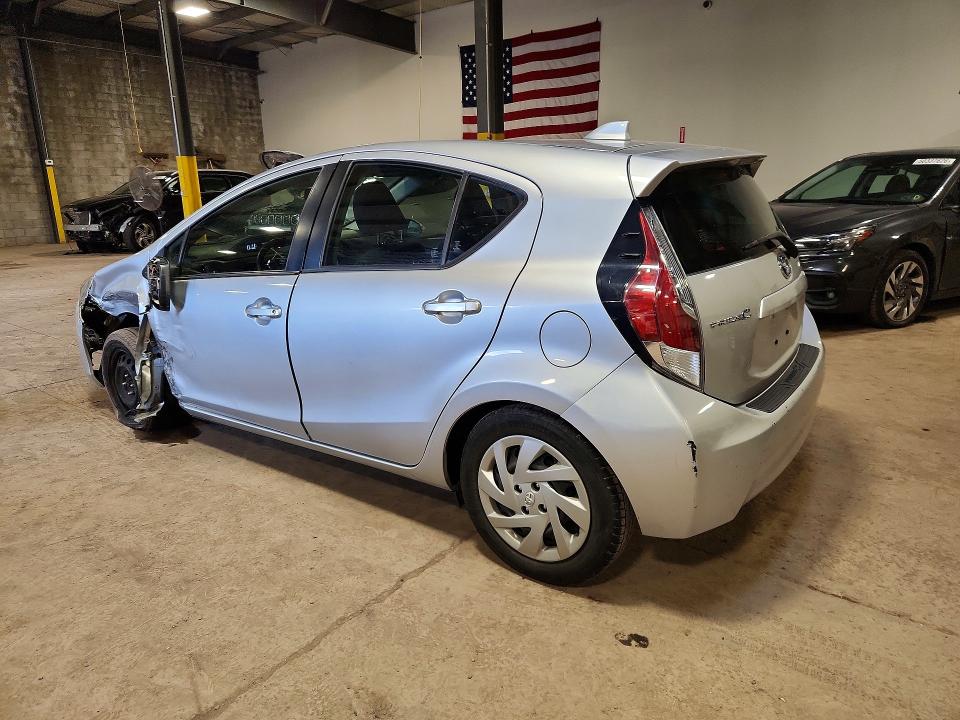 2015 Toyota Prius VIN JTDKDTB31F1107034 COPART salvage auction — SIDE, Salvage Title, sold $2,450 on 2026-07-20 (photo 2)