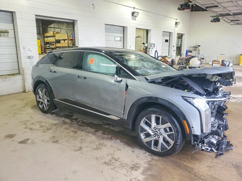 2025 Cadillac Optiq VIN 3GYK3DMR5SS266717 COPART salvage auction — FRONT END, Il - Salvage Certificate, sold $6,800 on 2026-07-03 (photo 4)