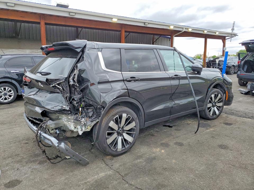 2025 Mitsubishi Outlander VIN JA4J4VA88SZ030883 COPART salvage auction — FRONT END, Co - Public - Salvage Title, sold $6,700 on 2026-07-07 (photo 3)