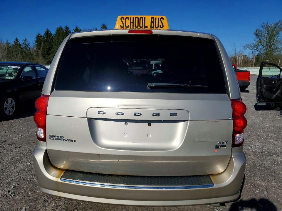 2014 Dodge Caravan VIN 2C4RDGCG3ER291569 COPART salvage auction — NORMAL WEAR, Salvage Title, sold $700 on 2026-08-10 (photo 6)