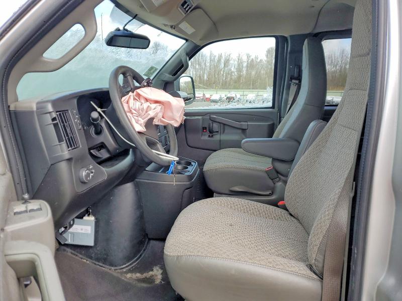 2025 Chevrolet Express VIN 1GAZGNFP1S1262331 COPART salvage auction — FRONT END, Dc - Government Salvage (P), sold $12,100 on 2026-07-27 (photo 7)