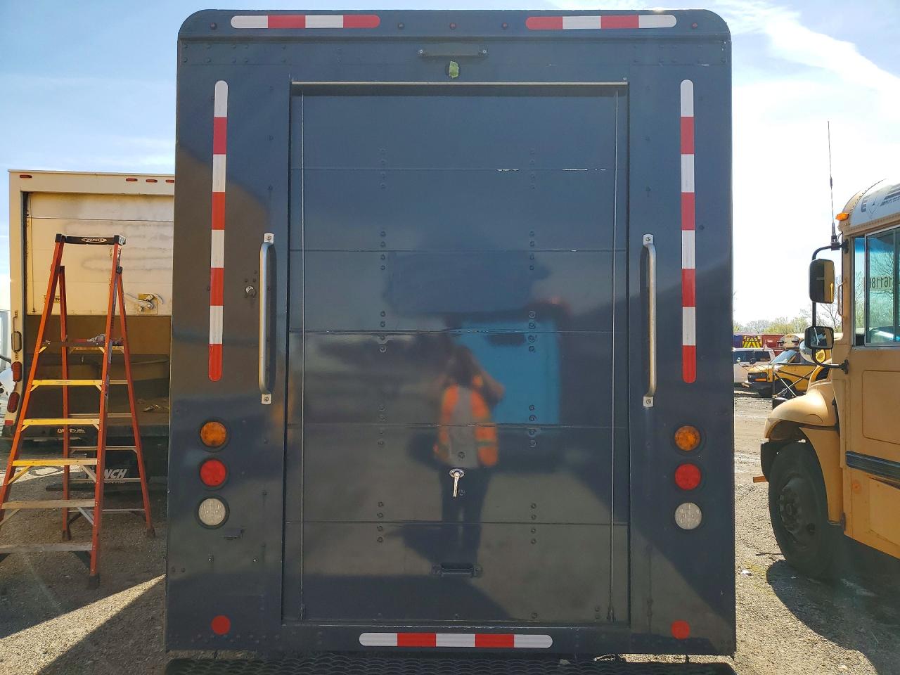 2020 Freightliner Mt45g VIN 4UZAC2EAXLCMH6095 COPART salvage auction — Normal Wear, IL - CERTIFICATE OF TITLE, sold $33,250 on 2026-07-07 (photo 6)