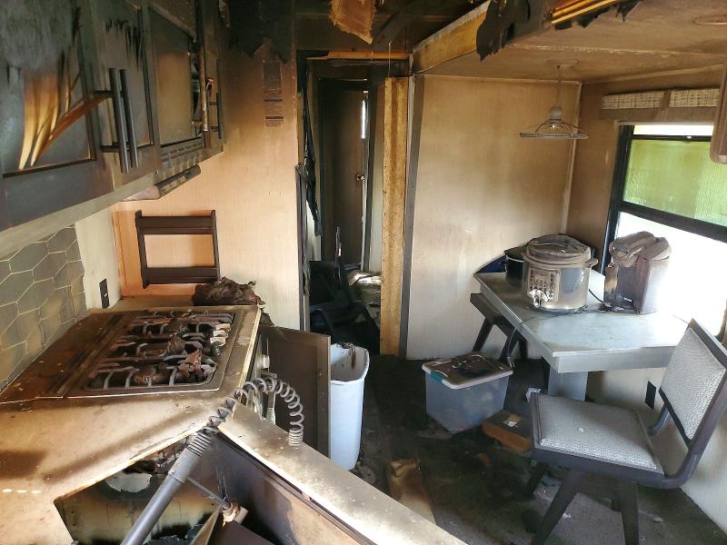 2020 Palonimo Trailers VIN 4X4TPUR29LP083616 COPART salvage auction — Burn Interior, AR - CERTIFICATE OF TITLE, sold $15 on 2026-07-22 (photo 6)