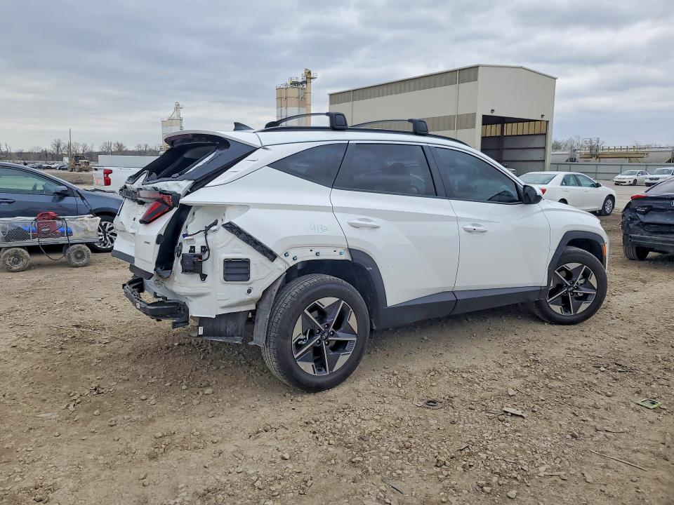 2026 Hyundai Tucson VIN 5NMJBCDE3TH607391 COPART salvage auction — REAR END, Salvage Title, sold $11,700 on 2026-07-30 (photo 3)