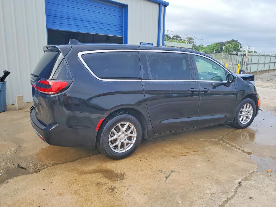 2026 Chrysler Pacifica VIN 2C4RC1BG9TR168387 COPART salvage auction — MINOR DENT/SCRATCHES, Fl - Cert Of Title Slvg Rebuildable (P), sold $9,000 on 2026-09-01 (photo 3)
