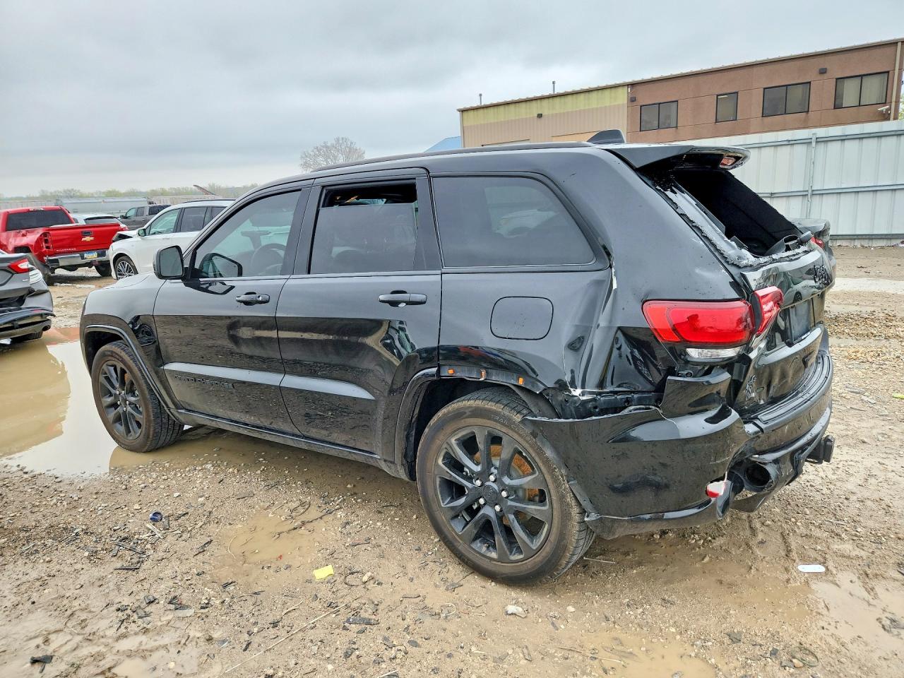2020 Jeep Grand Cherokee VIN 1C4RJFAG6LC305492 COPART salvage auction — Rear End, KS - CERT OF TITLE-SALVAGE, sold $3,600 on 2026-07-09 (photo 2)