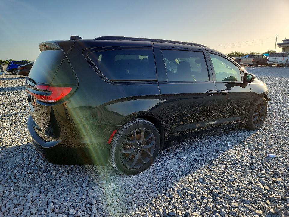 2022 Chrysler Pacifica VIN 2C4RC1BG8NR106997 COPART salvage auction — FRONT END, Fl - Certificate Of Destruction, sold $5,600 on 2026-07-09 (photo 3)